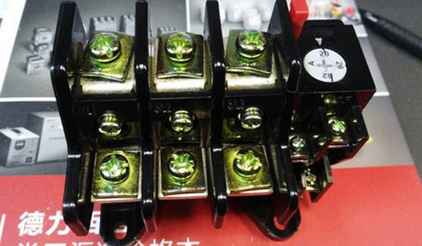 如何正確選擇三相異步電動(dòng)機(jī)保護(hù)用熱繼電器？